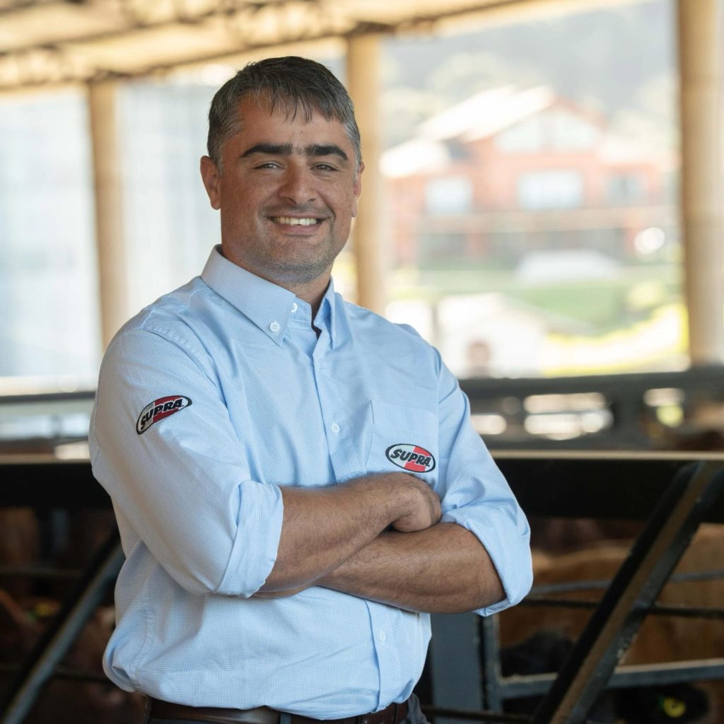 Dr. Daniel Barros
